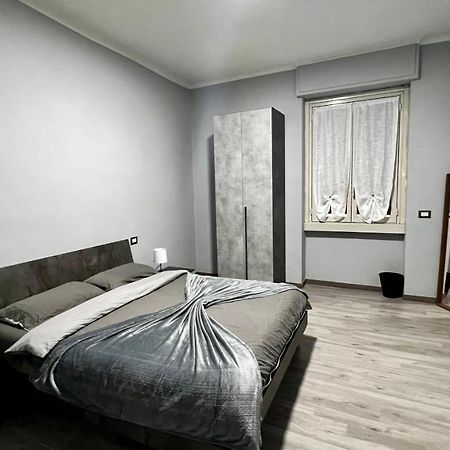 A.P. Appartamento O Camera Corsico Buitenkant foto