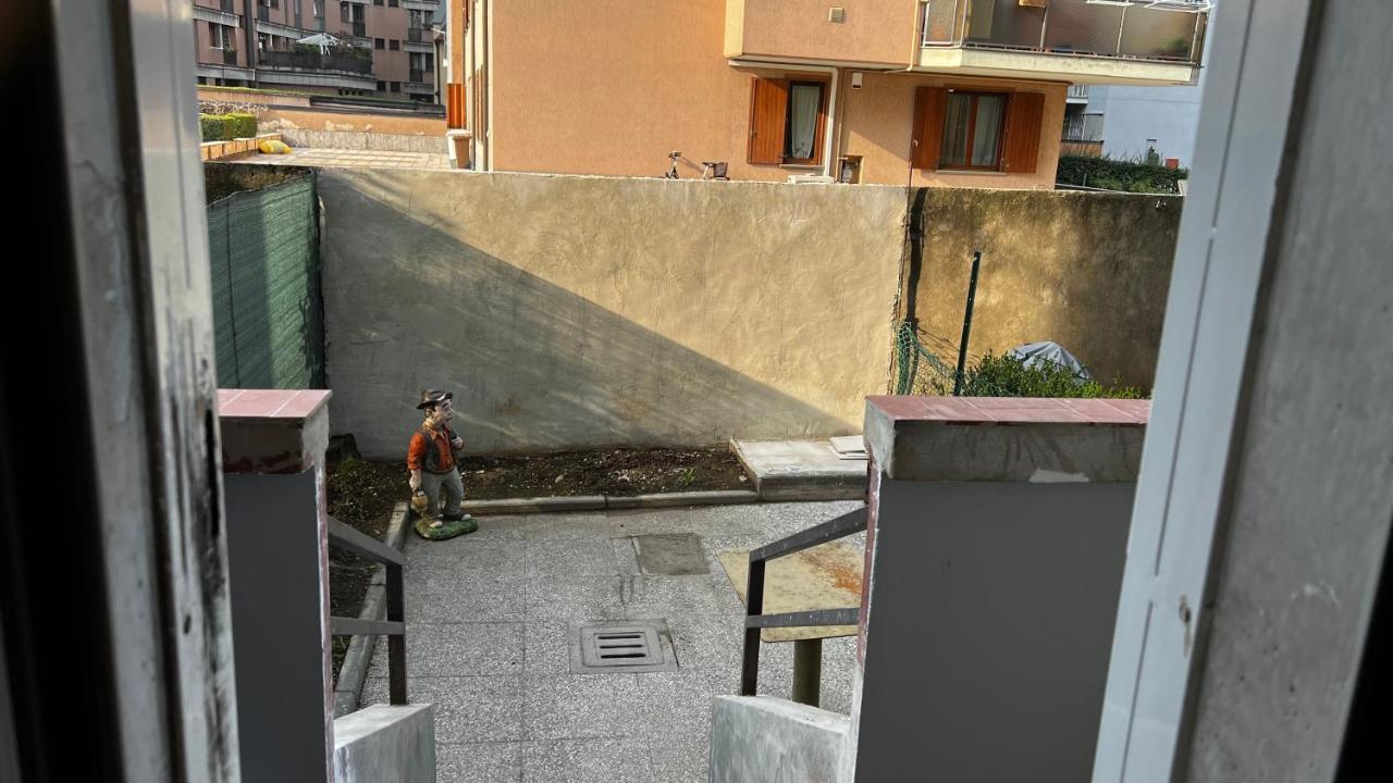 A.P. Appartamento O Camera Corsico Buitenkant foto