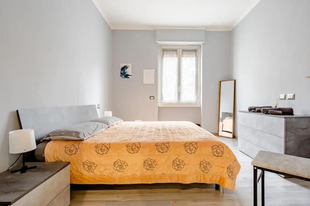 A.P. Appartamento O Camera Corsico Buitenkant foto